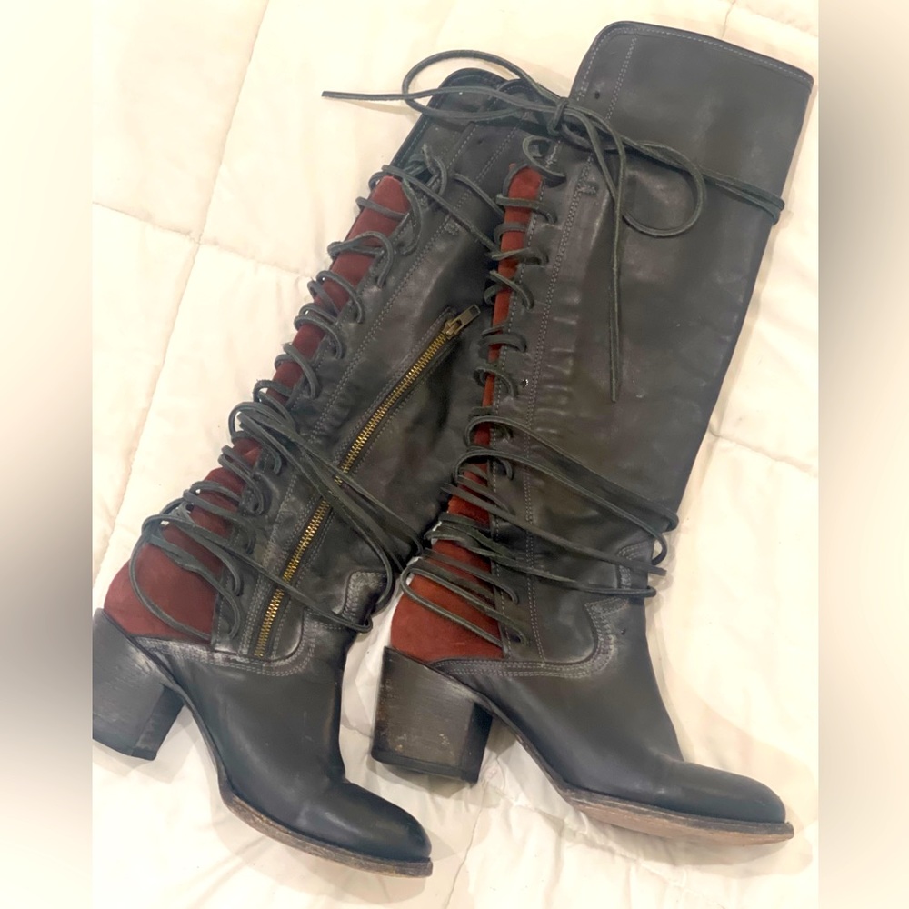 Ineffable Freebird COAL boot (black/maroon). Like corsets for your feet. Sz 10.